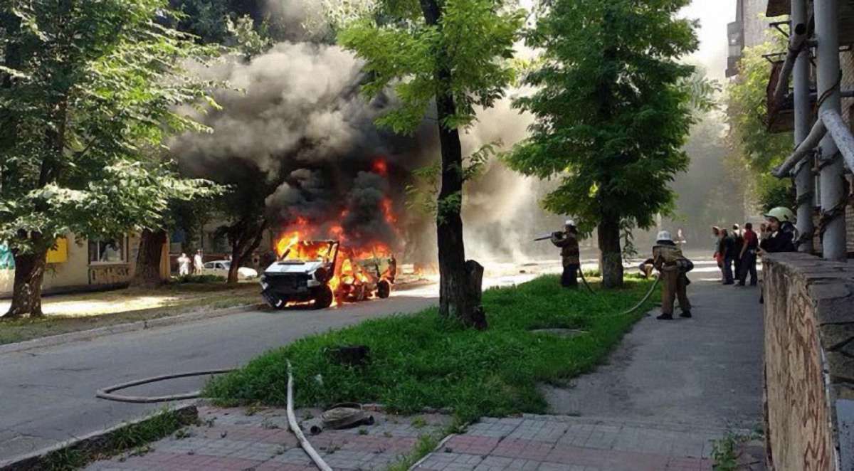 Депутата міськради намагалися підірвати в автомобілі на Дніпропетровщині