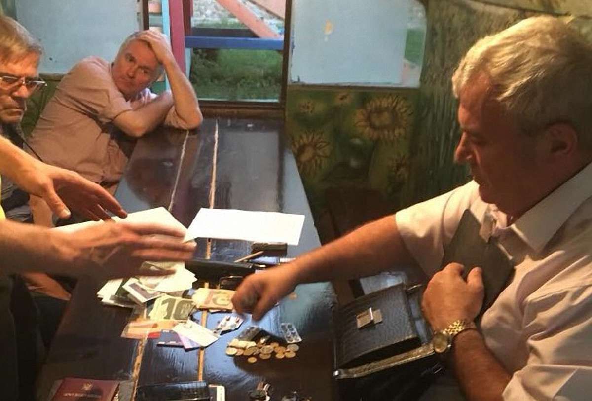 Заступника мера Переяслава-Хмельницького затримали за вимагання хабара у $30 тис 