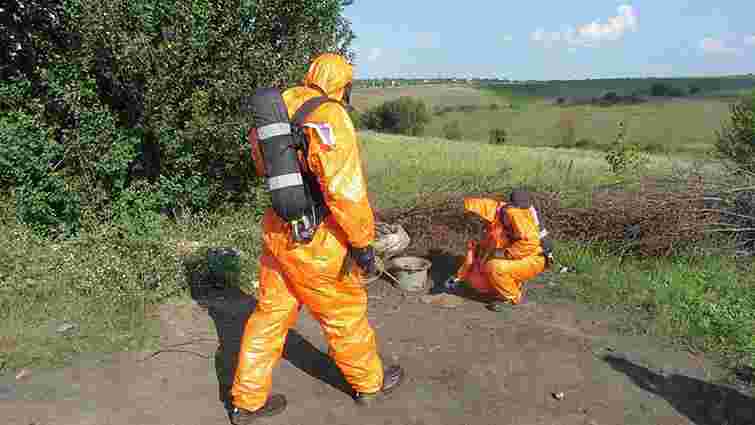 Контейнер із радіоактивною речовиною знайшли на околиці Хмельницького