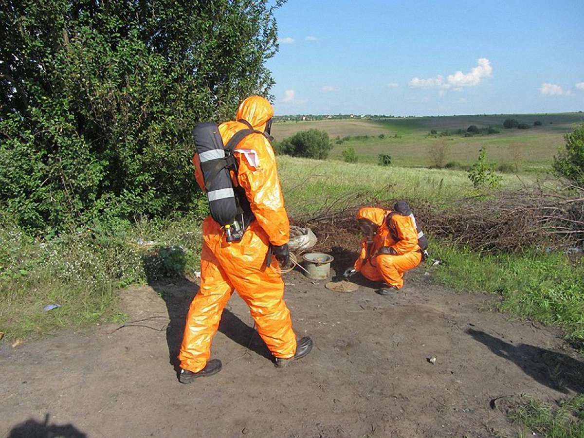 Контейнер із радіоактивною речовиною знайшли на околиці Хмельницького