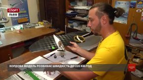 Львів’янин, який став володарем Кубка світу з авіамоделювання, показав свою майстерню і літаки