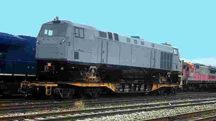 General Electric відправила в Україну перший з 30 локомотивів