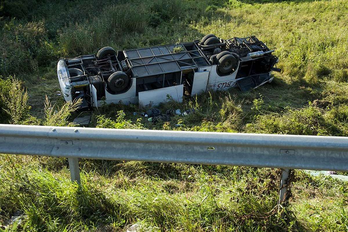 В Угорщині в аварії розбився мікроавтобус з українцями