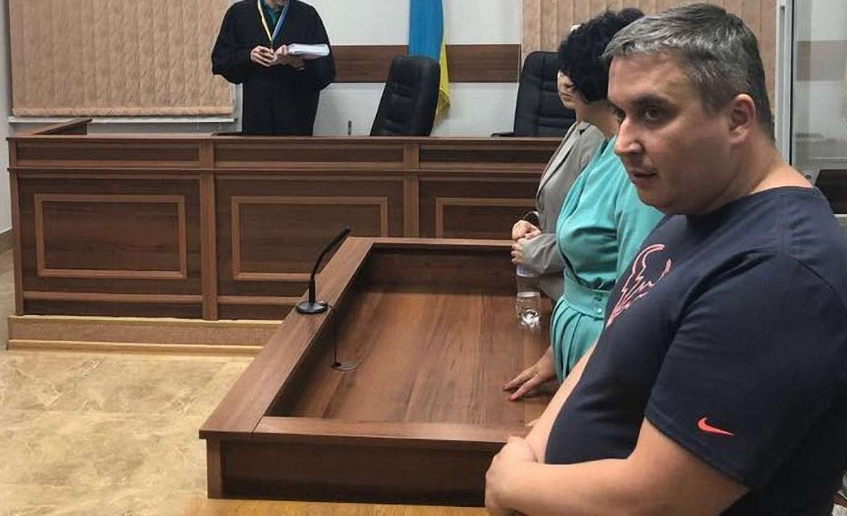 Суд заарештував екс-працівника одеської митниці через підозру у причетності до контрабанди