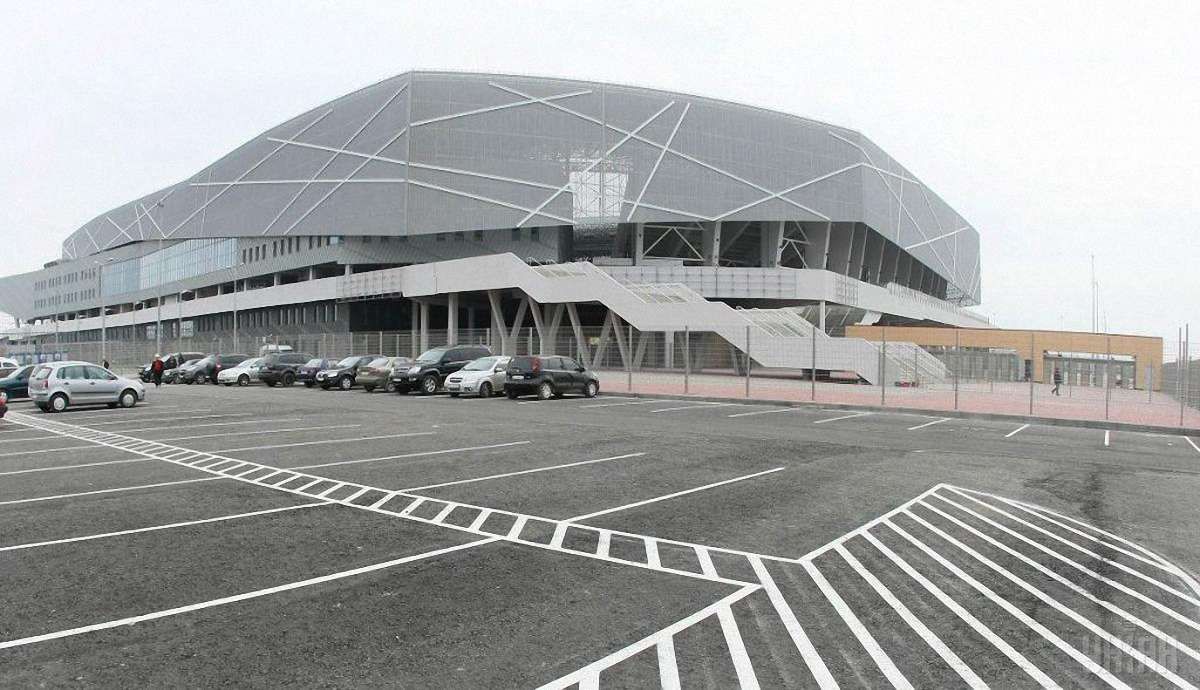 Збірну України з футболу підтримуватимуть у Львові з-за стін стадіону