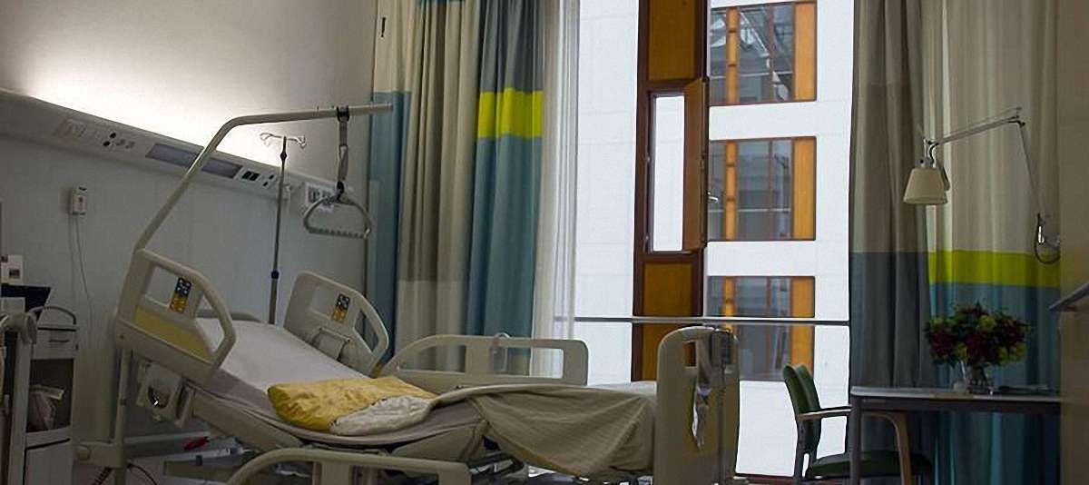 У Польщі українець, якому розчавило таз, повісився в лікарні