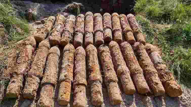 На Золочівщині піротехніки знищили 22 реактивні снаряди часів ІІ Світової війни