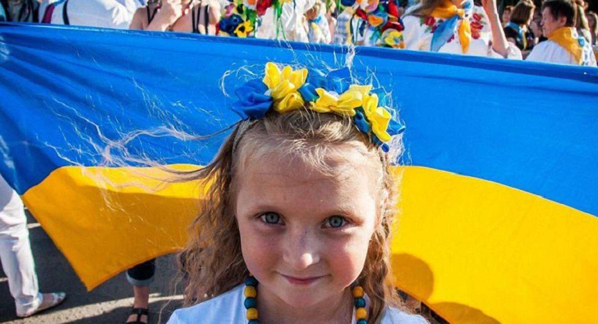 Українцям запропонували вітати одне одного з Днем Незалежності через сайт-конструктор