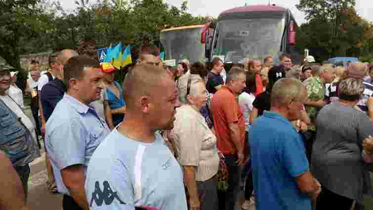 Протестувальникам з Болехова після перекриття траси пообіцяли відремонтувати автошлях