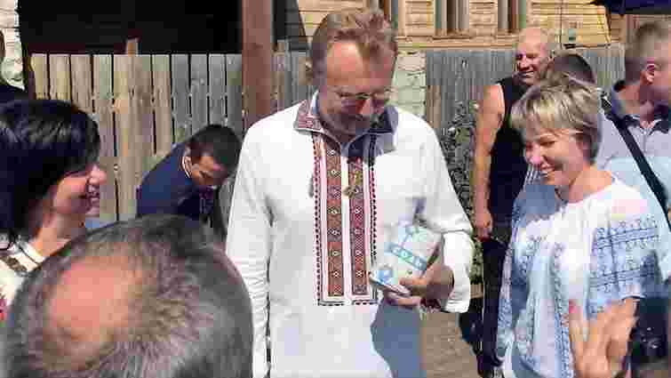 На 50-річний ювілей Андрію Садовому подарували пачку солі