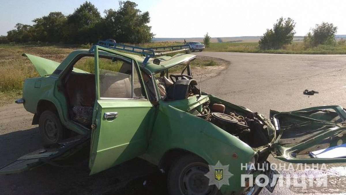 Харківський екс-чиновник на Lexus протаранив ВАЗ: троє літніх людей загинули