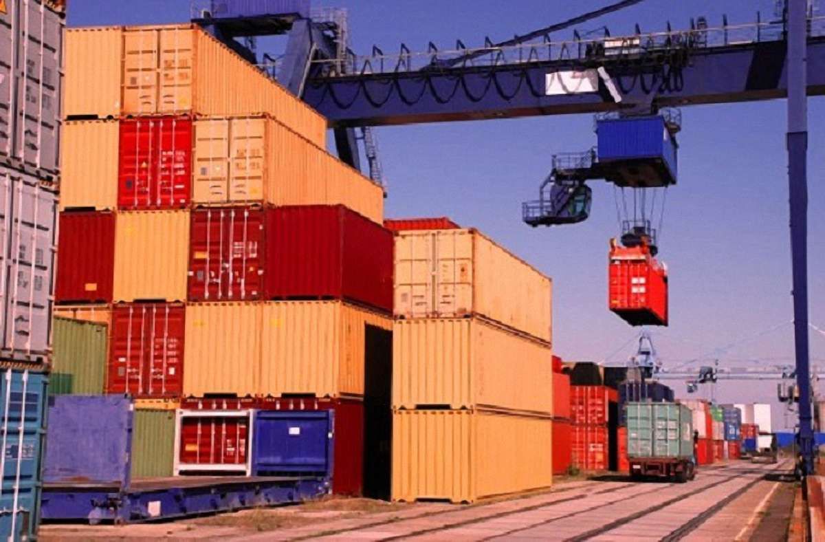 На Одеській митниці виявили сотні контейнерів з контрабандою на $150 млн