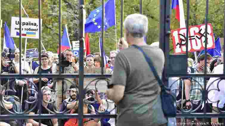 У річницю Празької весни під посольством Росії в Чехії відбулися масові протести