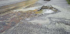 На вул. Мечникова у Львові вп’яте від початку року тріснув водопровід