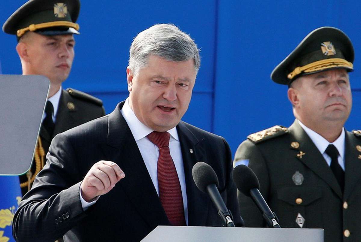 Порошенко розпочав парад до Дня Незалежності словами з «Маршу українських націоналістів»