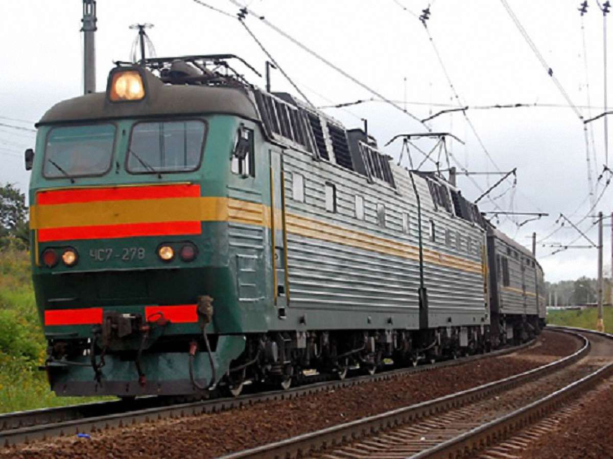 На станції Підзамче під колесами поїзда загинула молода жінка
