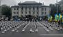 Під посольством РФ у Києві встановили хрести у пам'ять про загиблих під Іловайськом. Фото дня