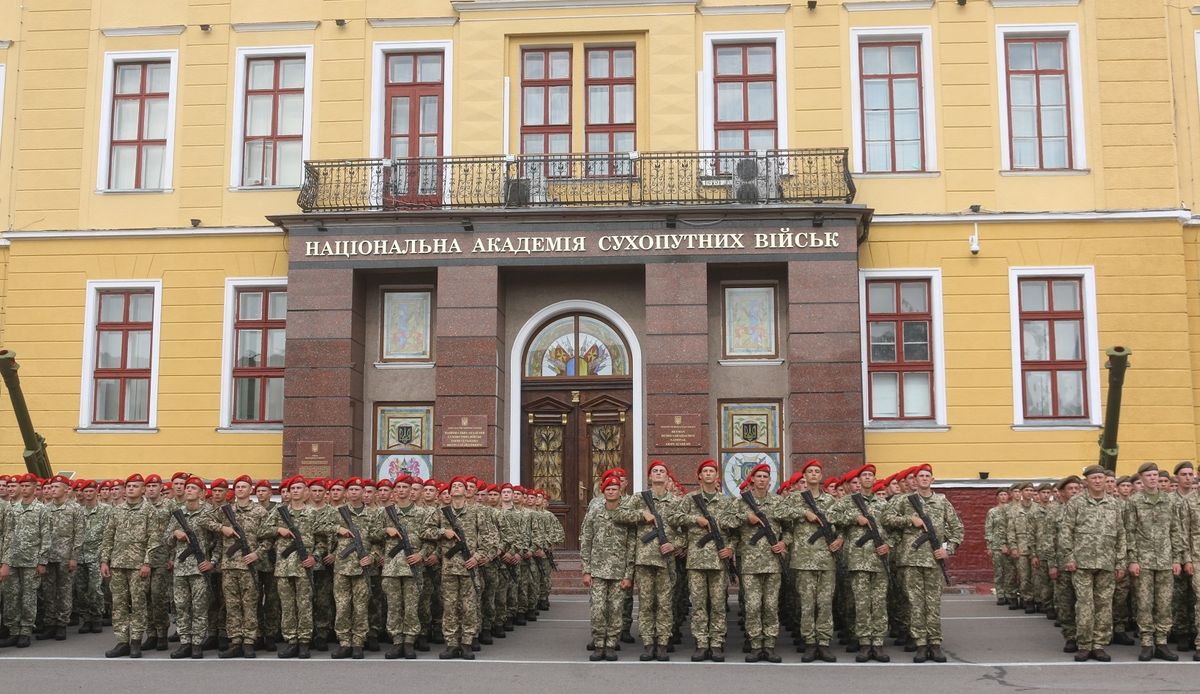 Півтисячі курсантів склали присягу в Академії сухопутних військ