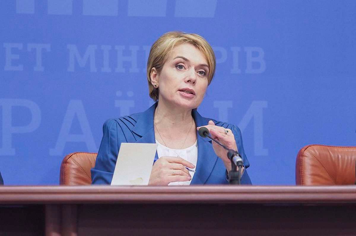 Міносвіти не може обіцяти підвищення зарплат педагогам, – Гриневич