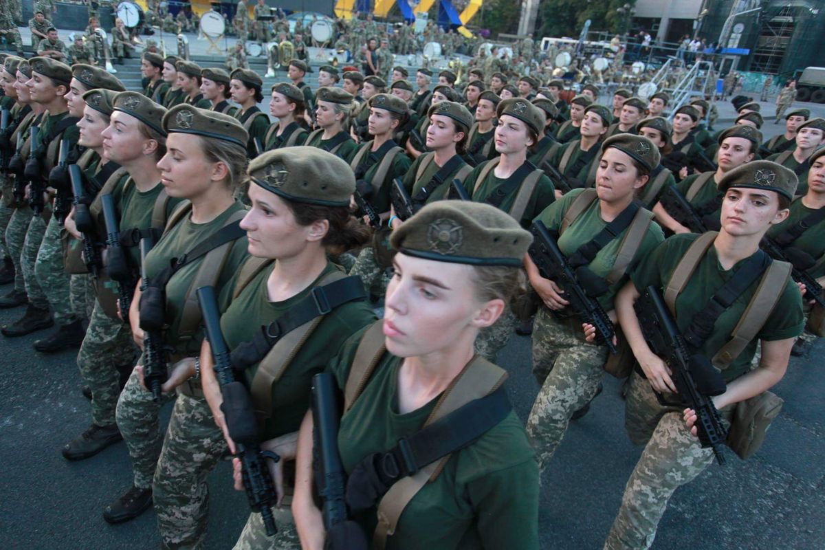 Верховна Рада прийняла закон про рівні права чоловіків і жінок в армії
