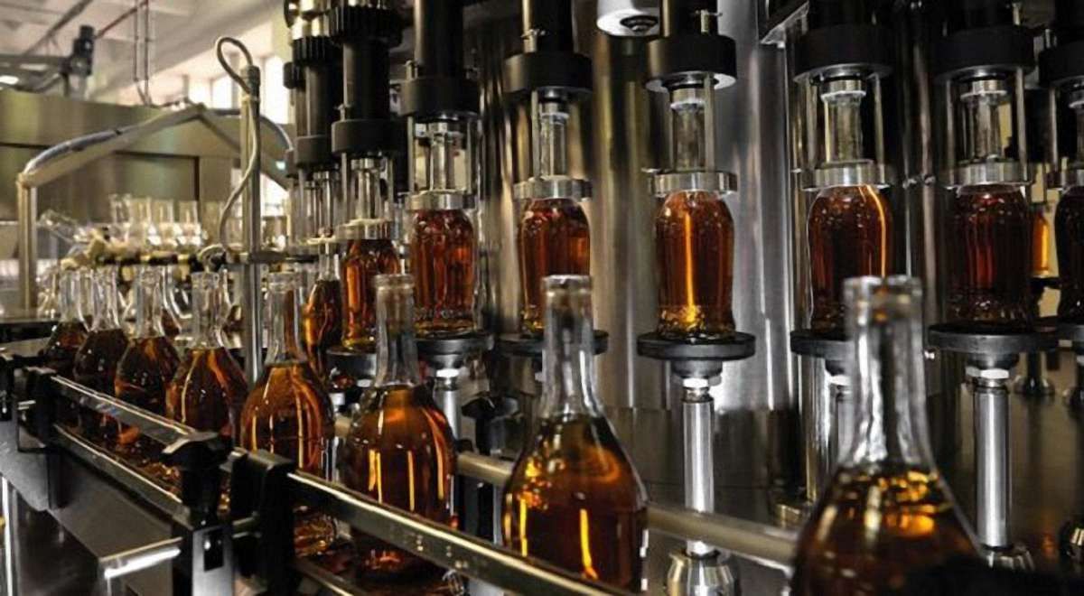Українські виробники коньяку погодились змінити назву напою на вимогу асоціації з ЄС