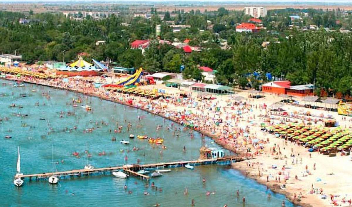 Через екологічну катастрофу у Криму з півдня Херсонщини евакуйовано 400 дітей
