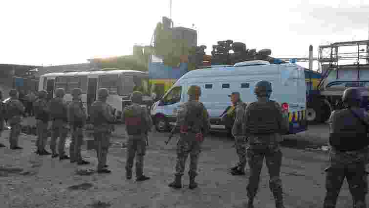 На Харківщині затримали 50 людей після спроби рейдерського захоплення зерносховища