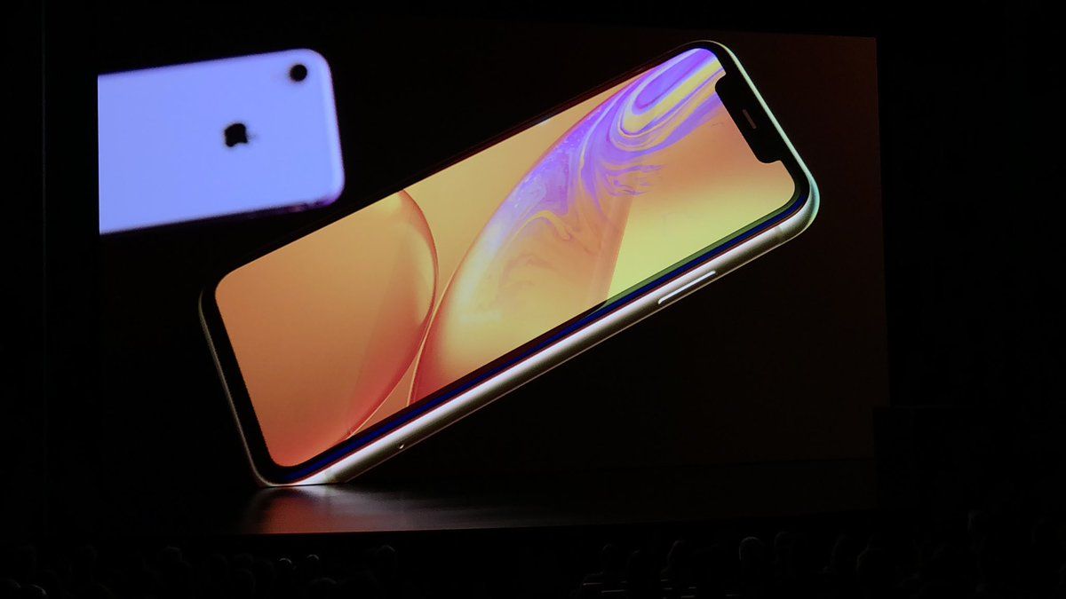 Apple представила нові iPhone та смарт-годинники Apple Watch
