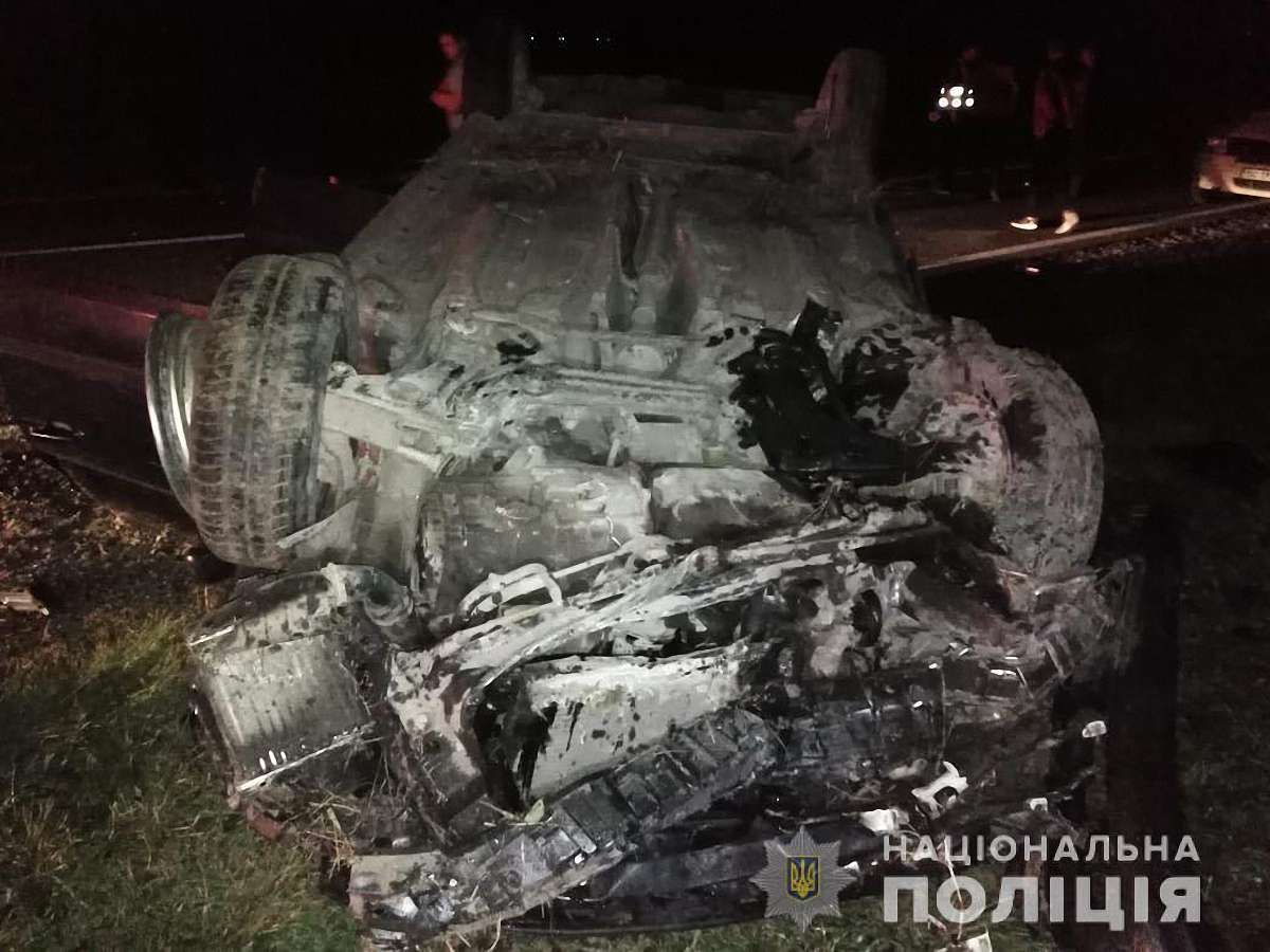 У Кам’янка-Бузькому районі автомобіль перекинувся у кювет, травмувалися п’ятеро людей