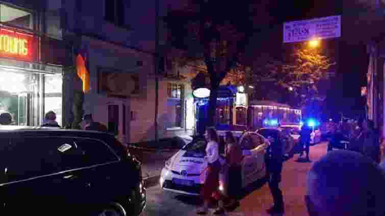 У Тернополі відвідувач ресторану випав з тераси на 6 поверсі