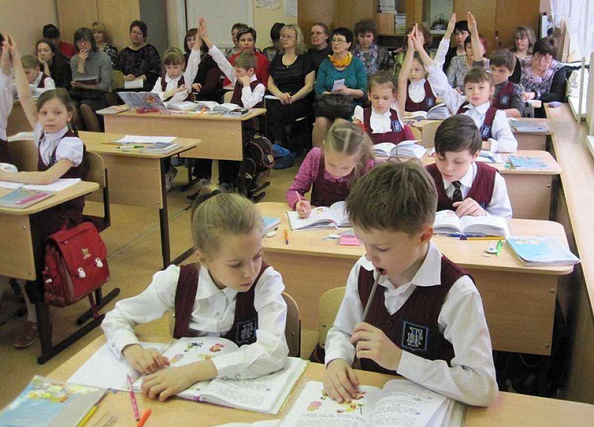 Міносвіти завершило випуск базових підручників для першого класу