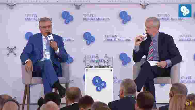 Модератор форуму YES докоряв Гриценкові неефективною роботою на посаді міністра оборони