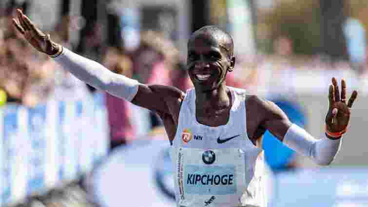 Кенійський бігун побив світовий рекорд марафонського забігу