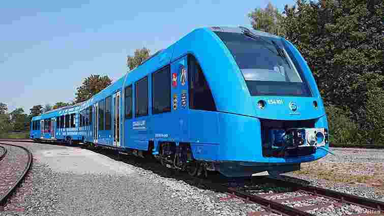 В Німеччині виконав тестовий рейс перший у світі потяг на водневому паливі