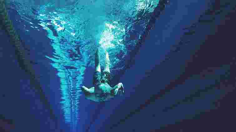 Плавання як стиль життя: як заняття у воді впливають на тіло