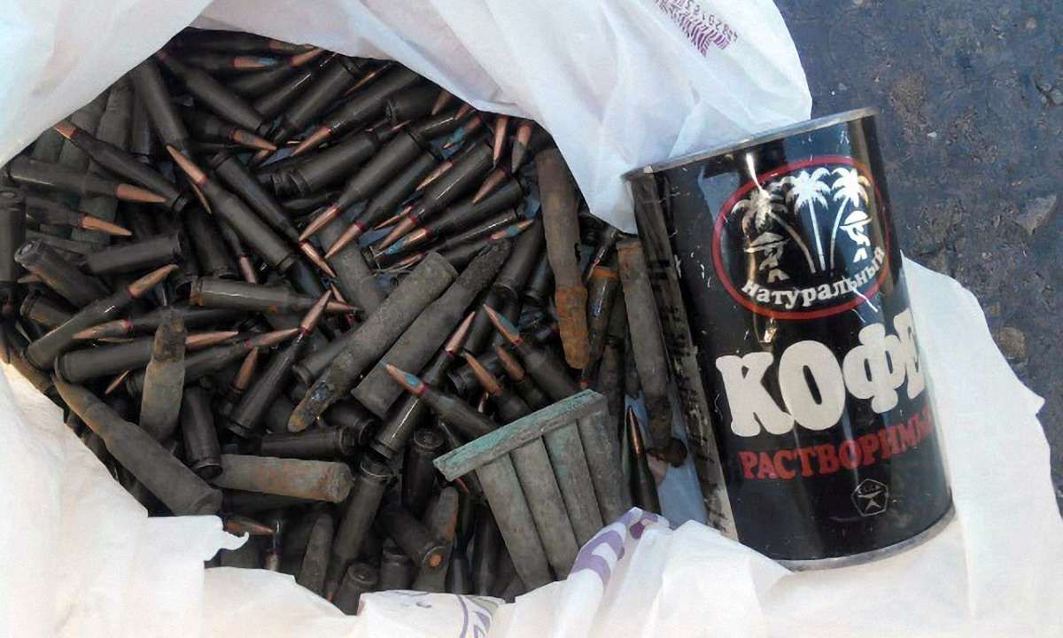 Прикордонники Мостиського загону виявили в двох українців понад півсотні набоїв