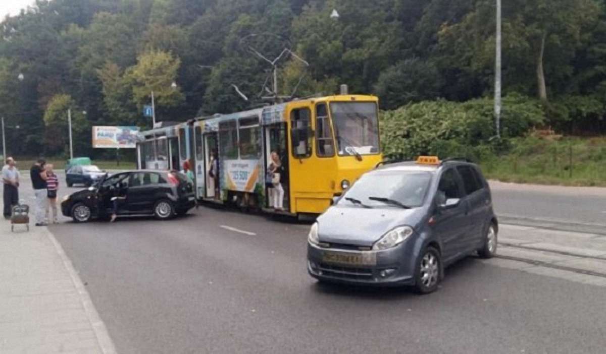 На вул. Стуса у Львові перенесуть небезпечний розворот