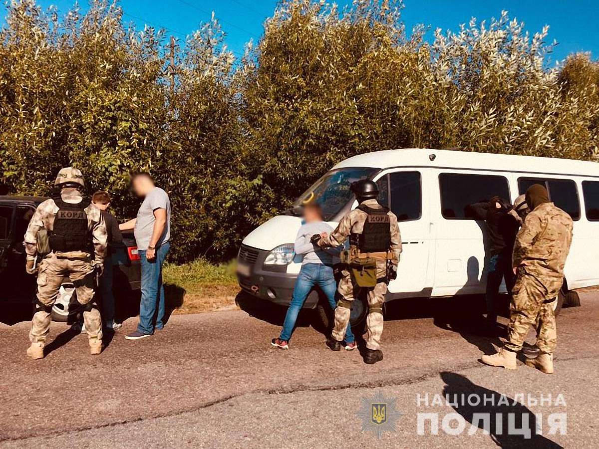 На Чернігівщині поліція затримала сімох кримінальних авторитетів