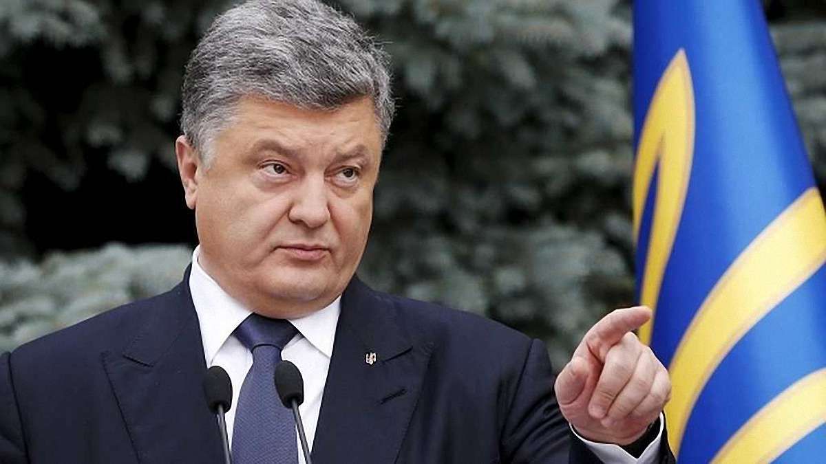 Порошенко несподівано повернувся у трійку лідерів президентського рейтингу