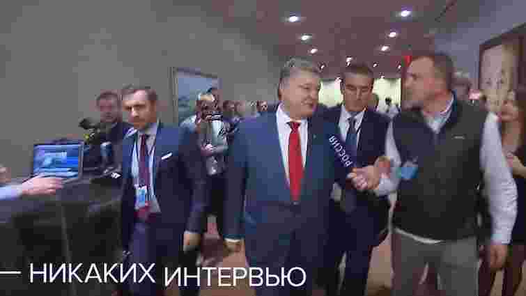 З’явилося відео, як Порошенко в різкій формі відмовився спілкуватися з російським журналістом