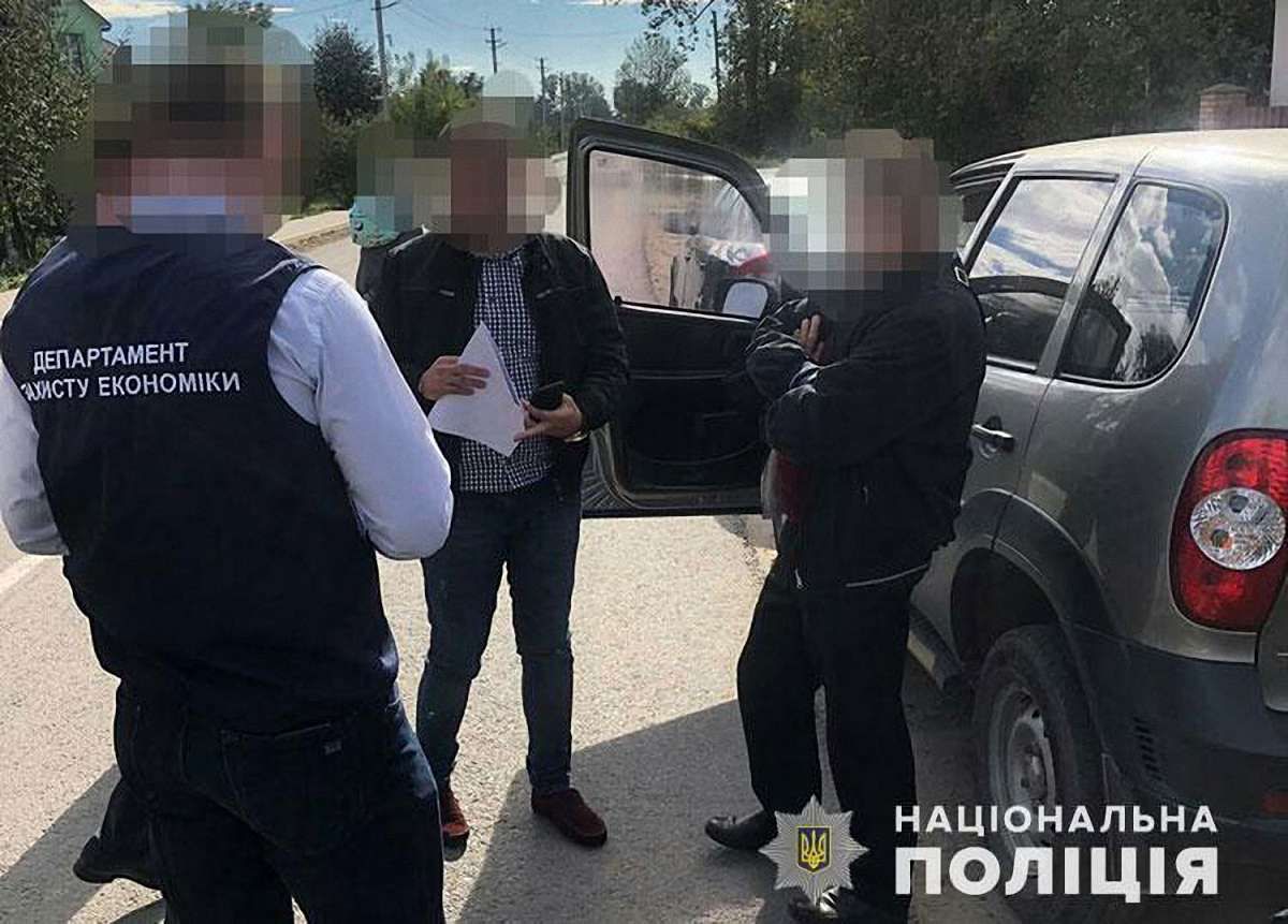 Мер Пустомит заявив, що хабар його заступнику підкинули прихильники виділення землі у Наварії