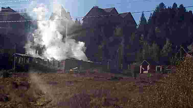 Під час пожежі у дерев'яному готелі у Східниці постраждали двоє білорусів