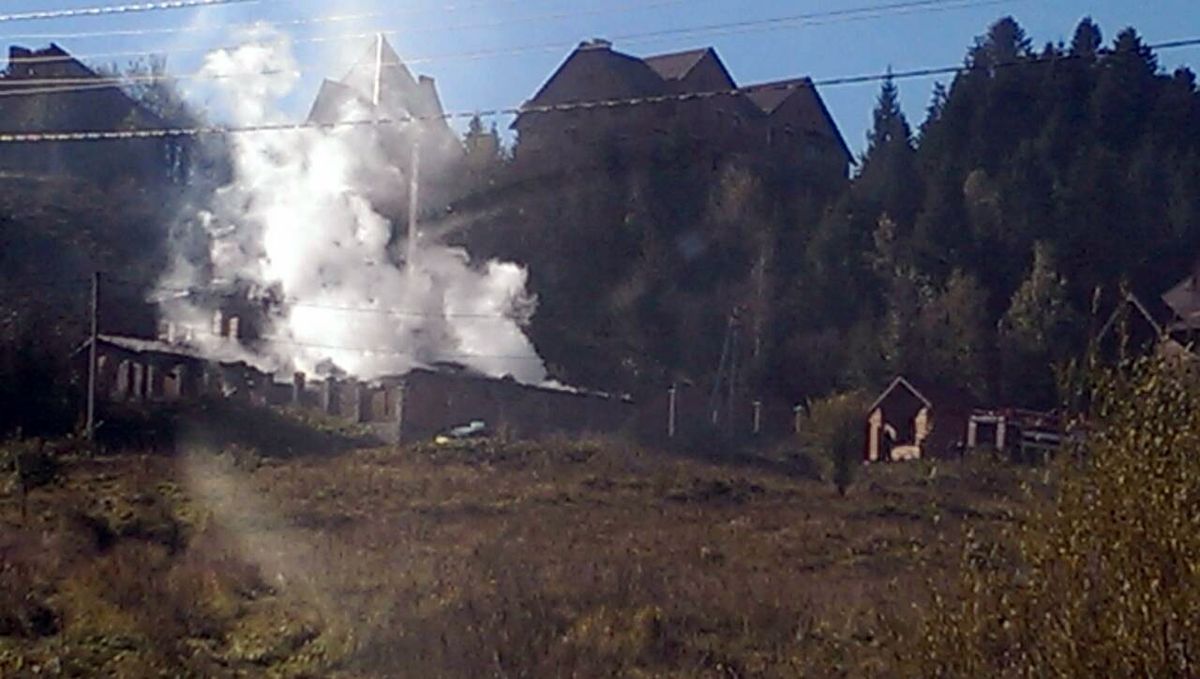 Під час пожежі у дерев'яному готелі у Східниці постраждали двоє білорусів
