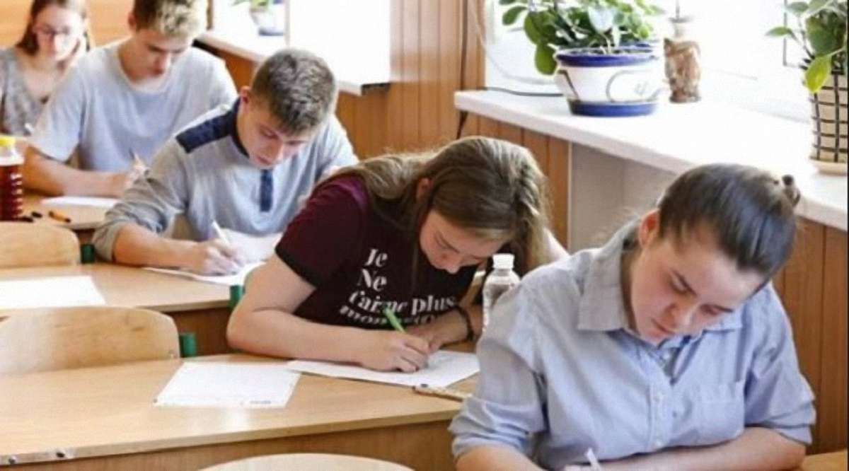 Випускники коледжів і ПТУ складатимуть тільки два тести ЗНО