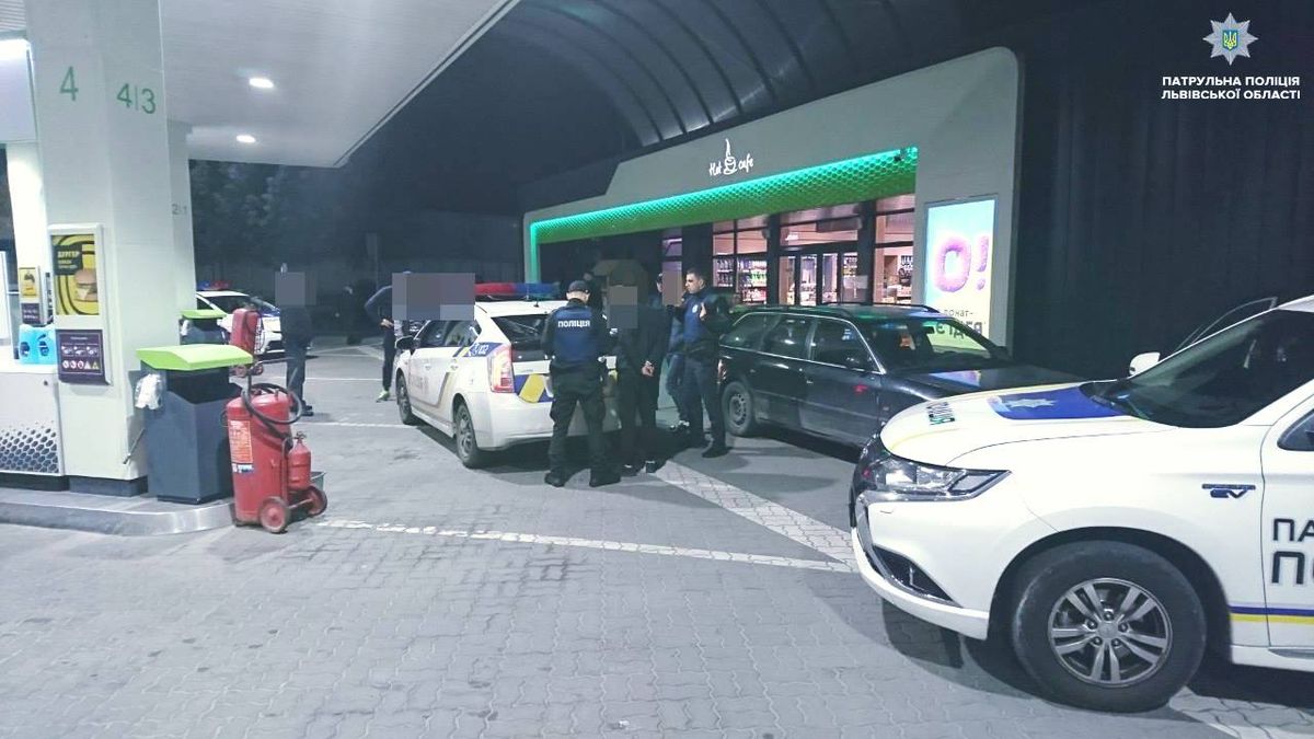Четверо зловмисників побили і пограбували 18-річного хлопця у Львові