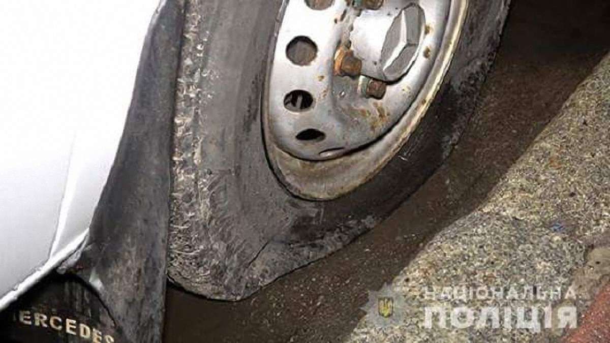 В Сумах група чоловіків порізала колеса 15 маршруток