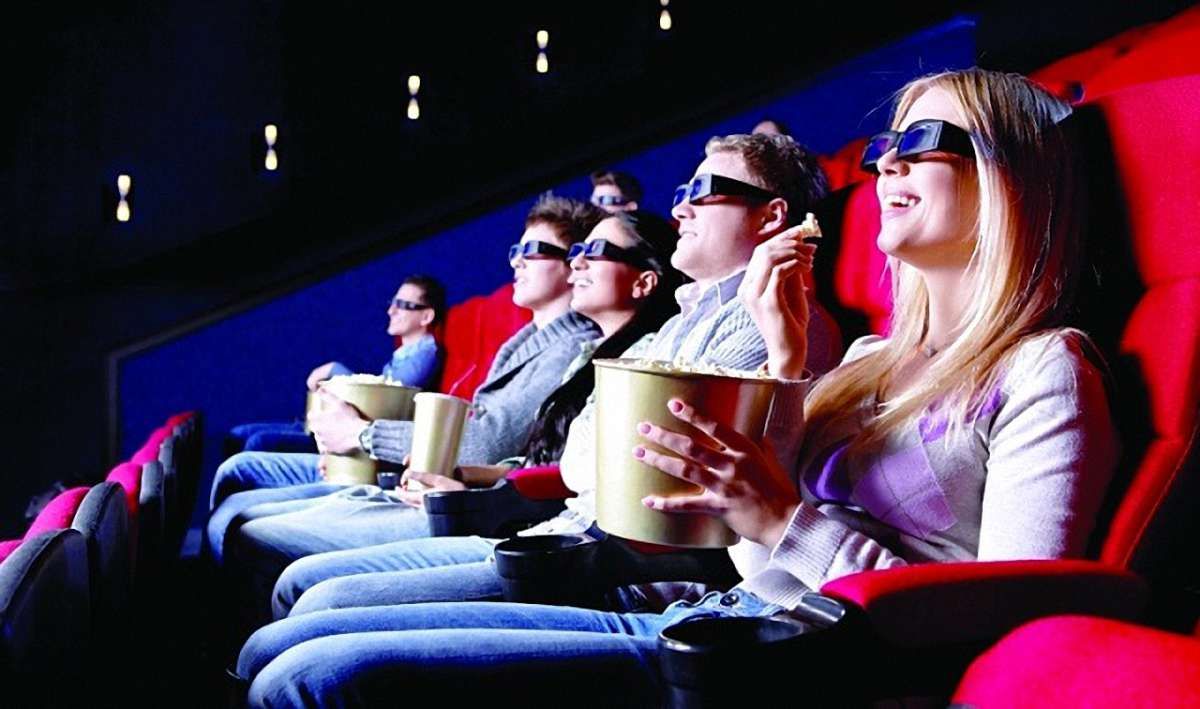 В Україні дозволили без часових обмежень показувати фільми «18+»