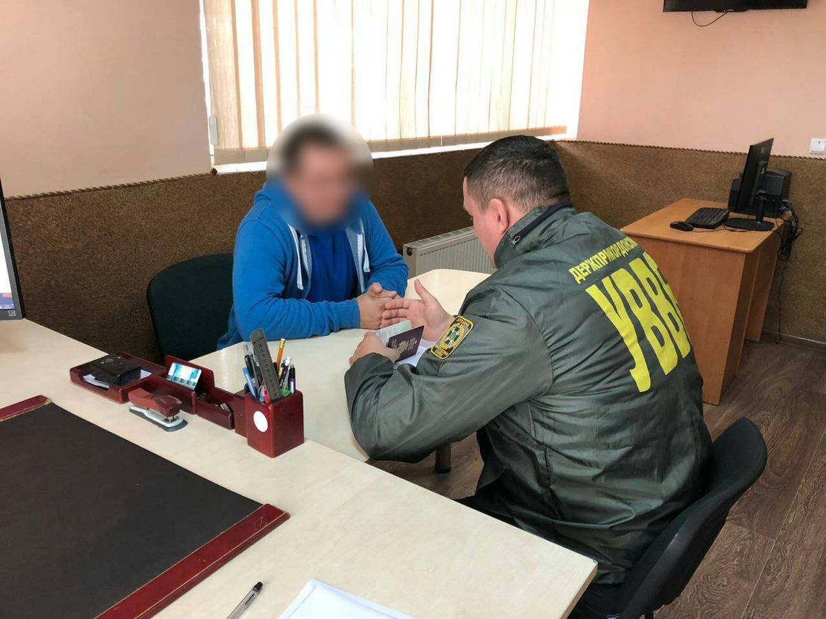 У «Краківці» затримали двох чоловіків, яких розшукувала поліція