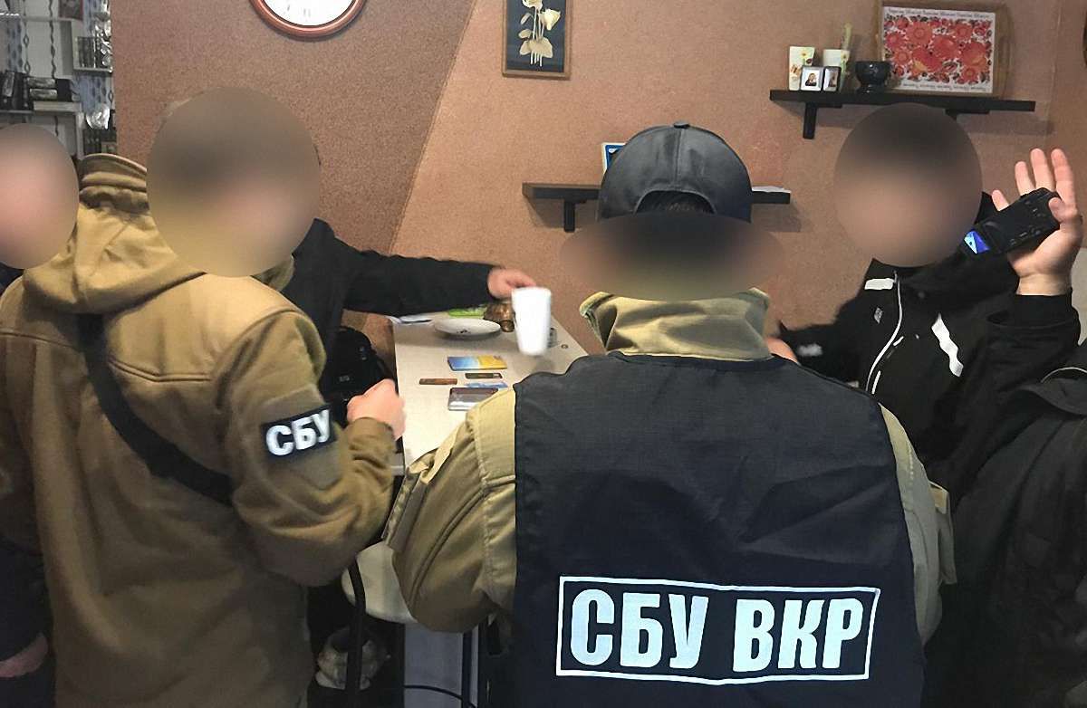 У Золочеві затримали військового на збуті наркотиків