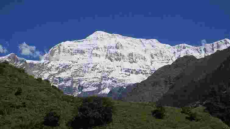 Дев’ятеро альпіністів загинули через сходження лавини у Гімалаях